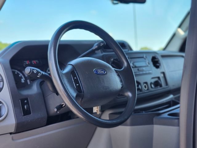 Used 2012 Ford E-350 and Econoline 350 XLT RWD image 19