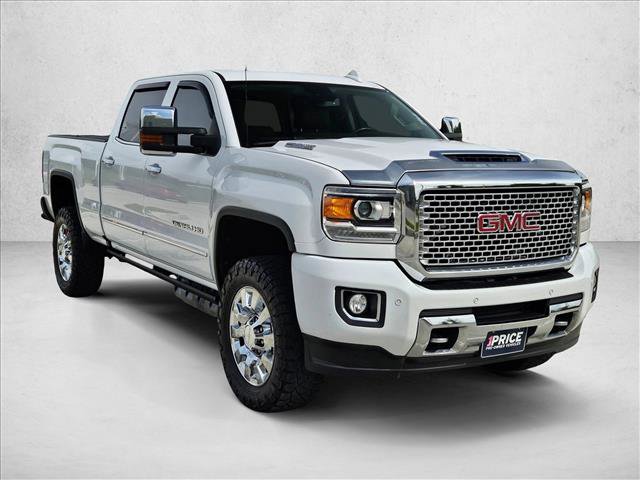 Used 2019 GMC Sierra 2500 Denali w/ Duramax Plus Package AWD/4WD image 3