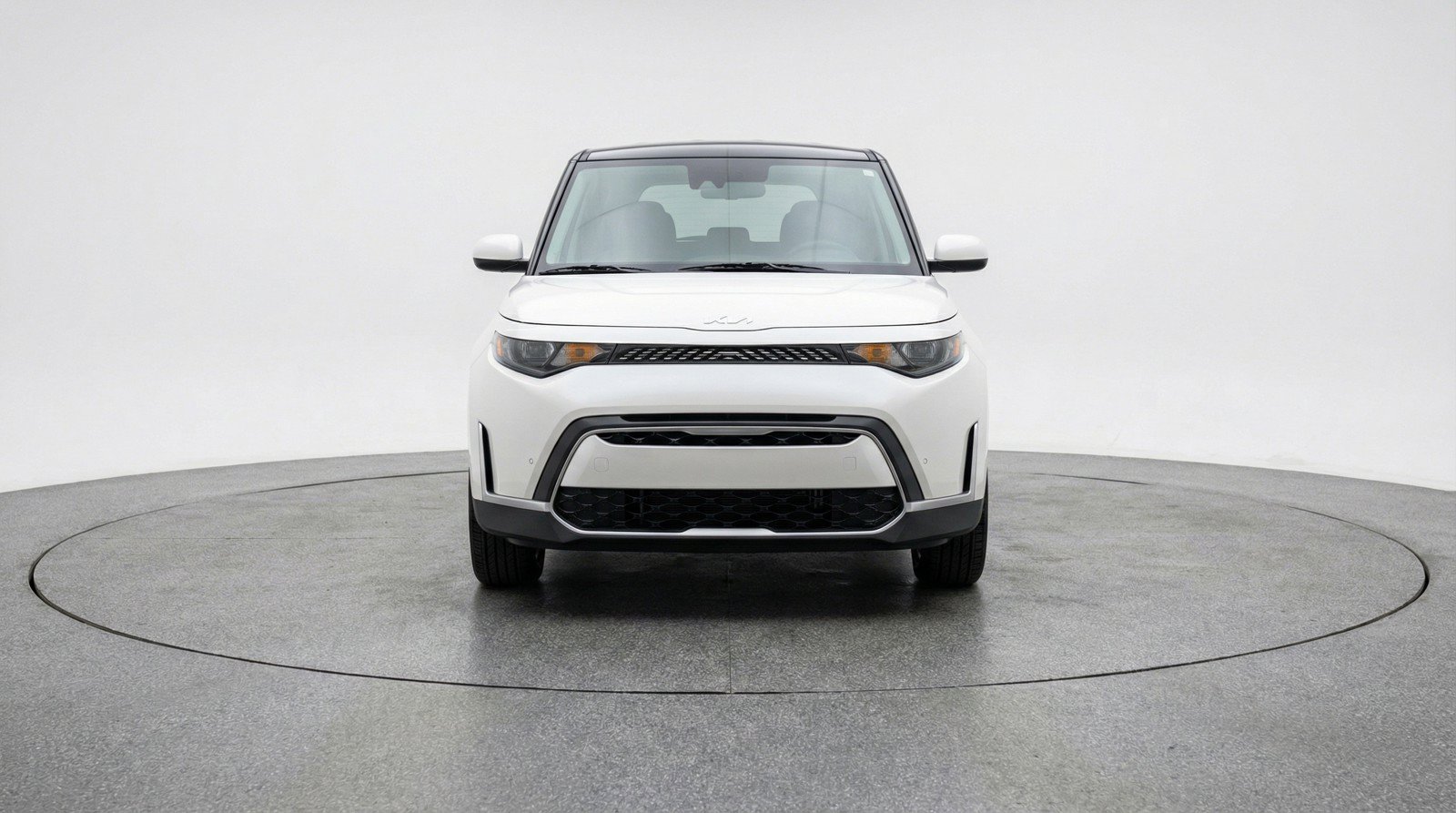 Used 2025 Kia Soul LX w/ LX Technology Package FWD image 2