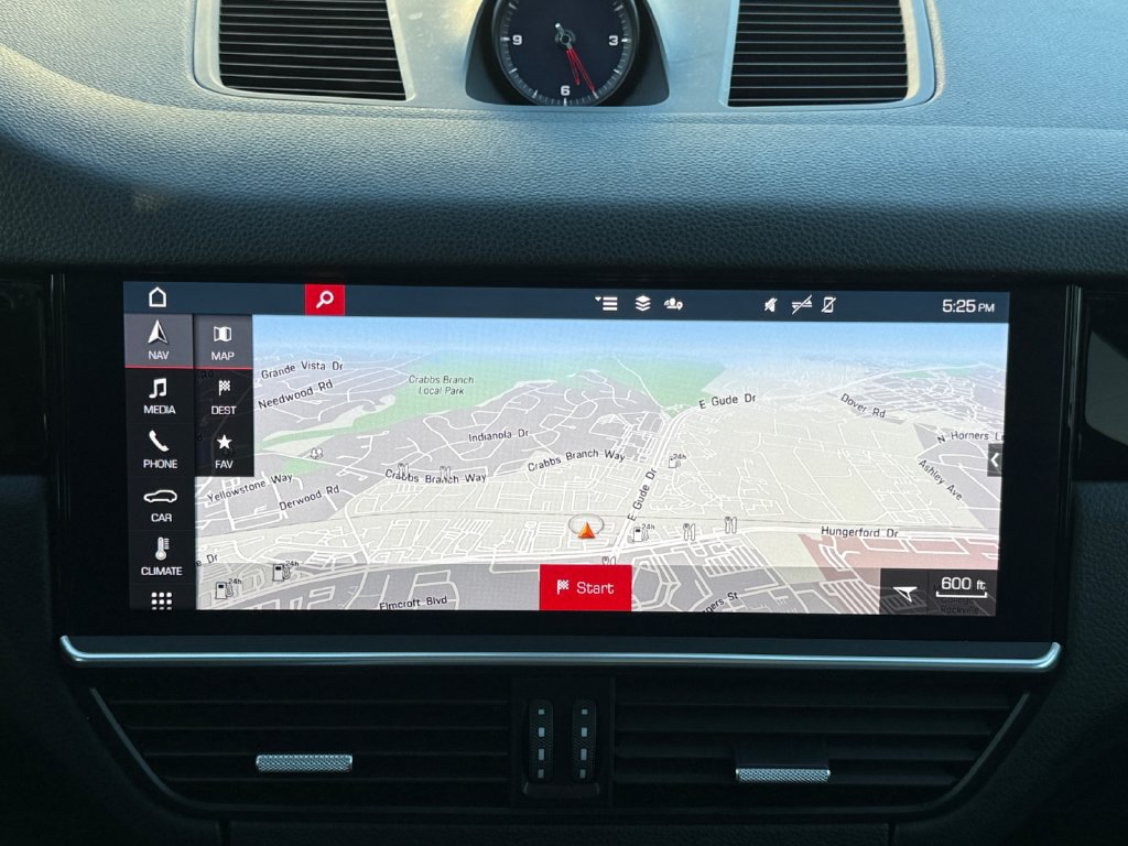 Used 2020 Porsche Cayenne AWD/4WD image 16