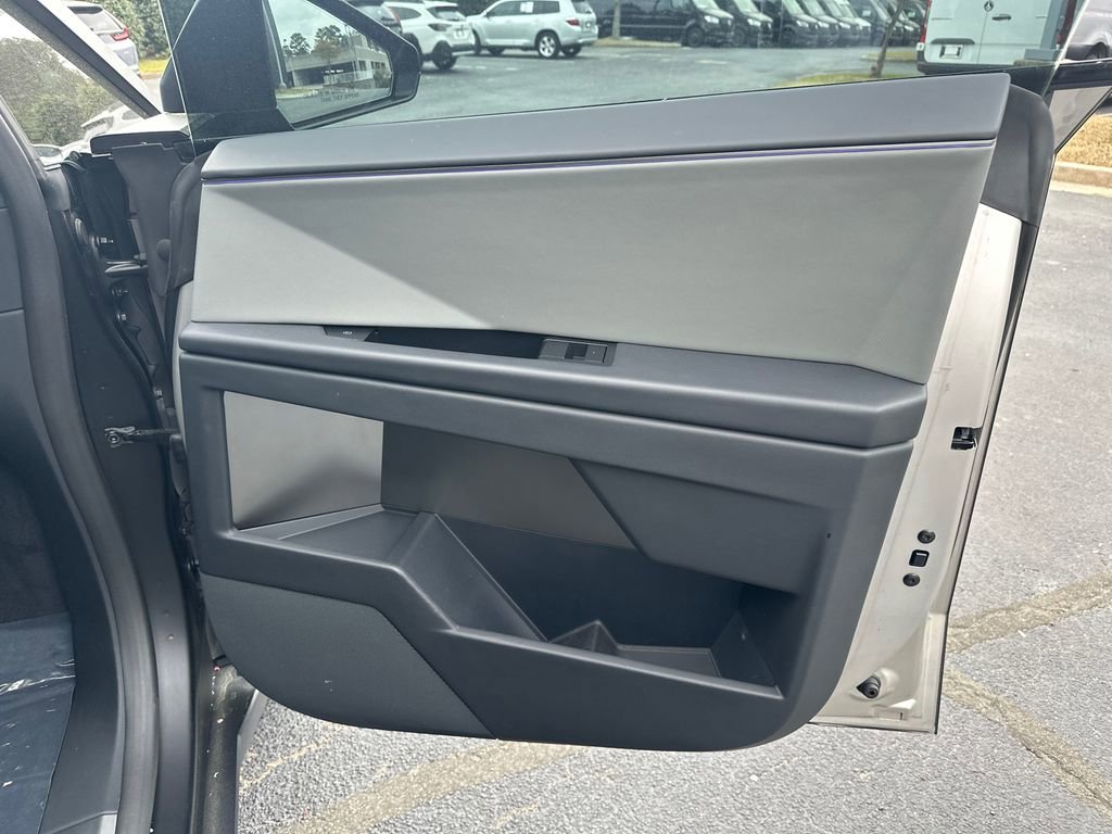 Used 2024 Tesla Cybertruck AWD Crew Cab image 12