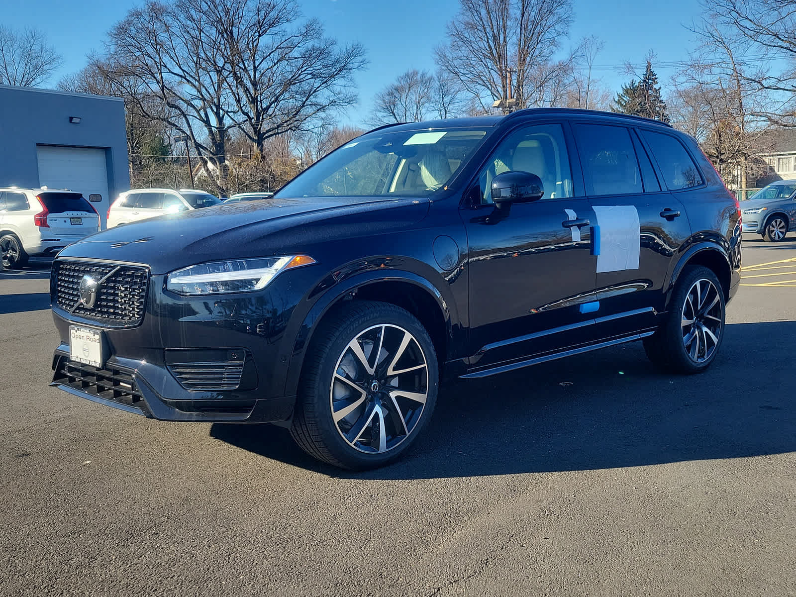 New 2023 Volvo XC60 B5 Plus AWD/4WD image 4