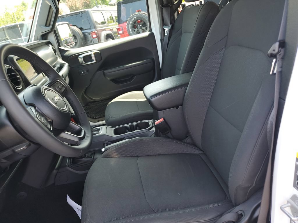 Certified 2023 Jeep Gladiator Mojave AWD/4WD image 15