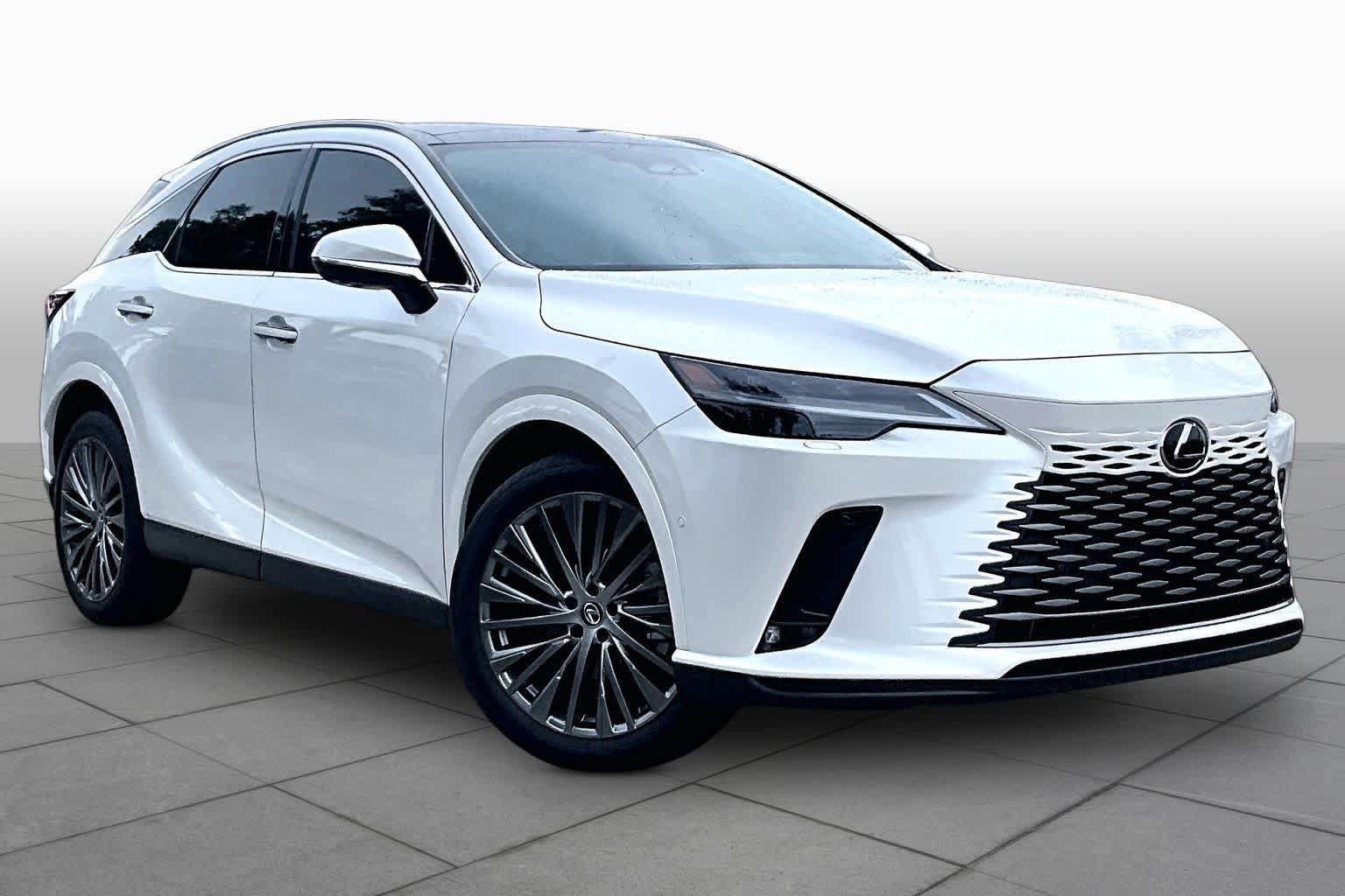 Used 2024 Lexus RX 350 FWD w/ Convenience Package image 3