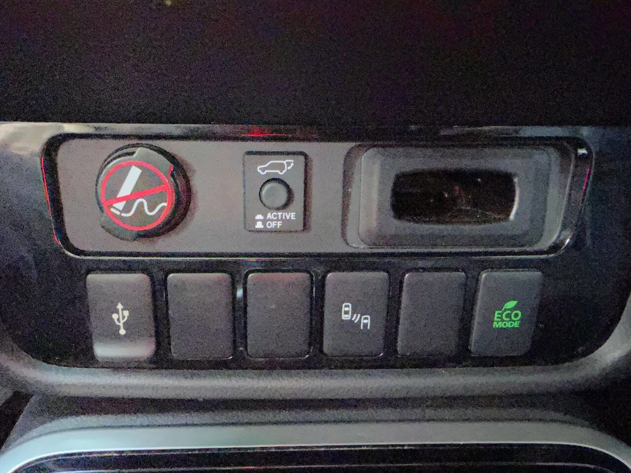 Used 2020 Mitsubishi Outlander SEL image 39