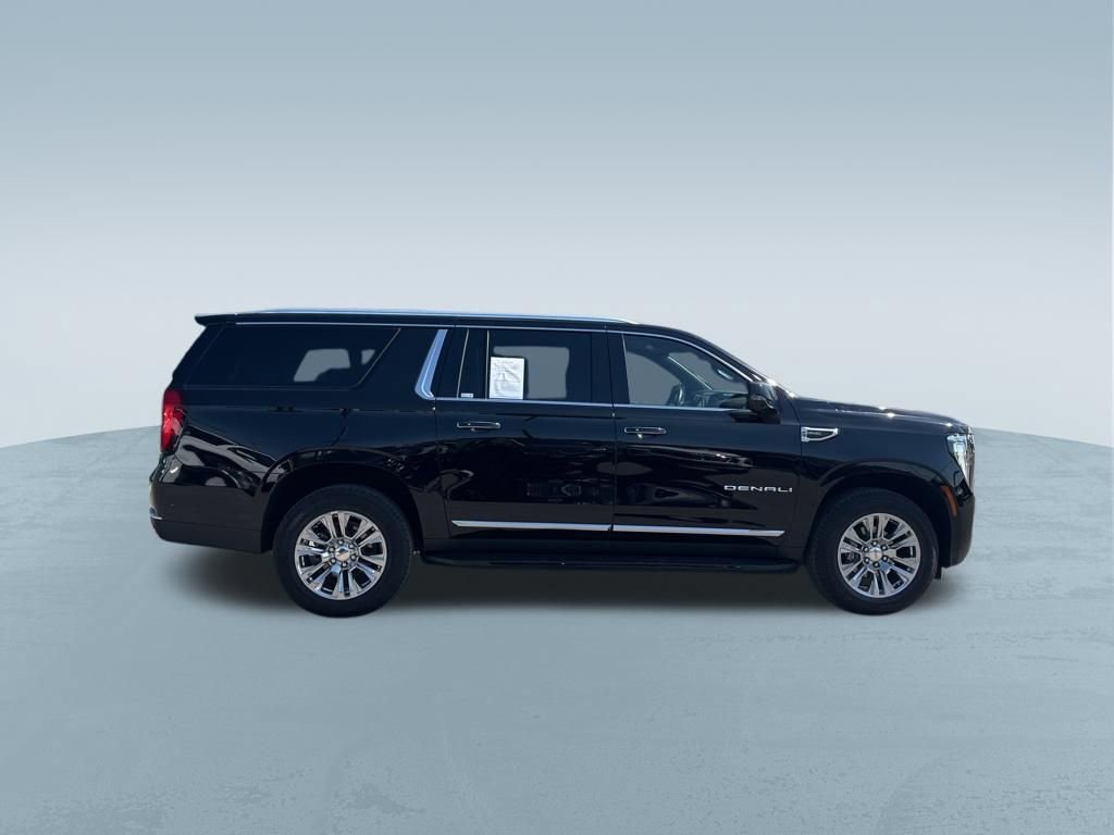 Used 2025 GMC Yukon XL Denali AWD/4WD image 9