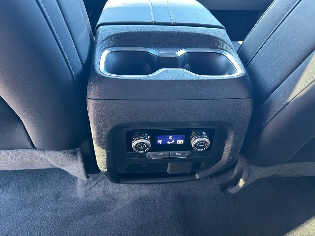 Used 2024 GMC Acadia Elevation image 22