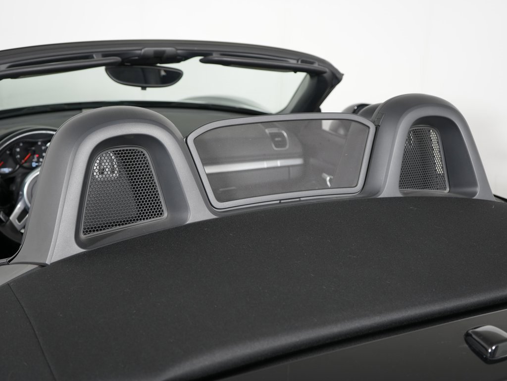 Used 2015 Porsche Boxster image 17