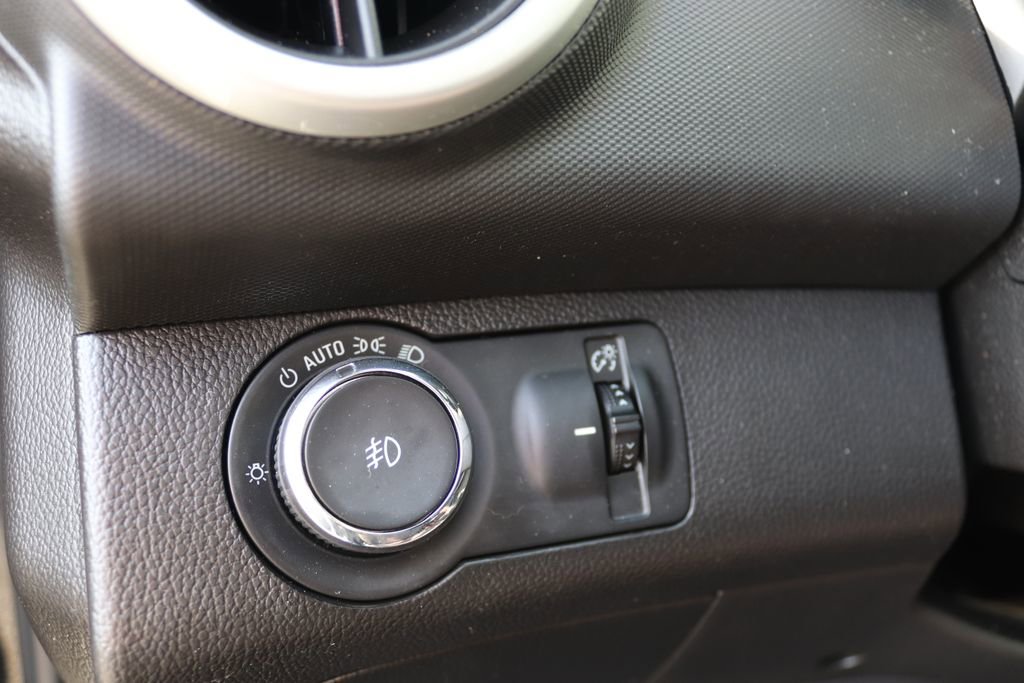 Used 2018 Chevrolet Sonic LT w/ True North Edition FWD image 29