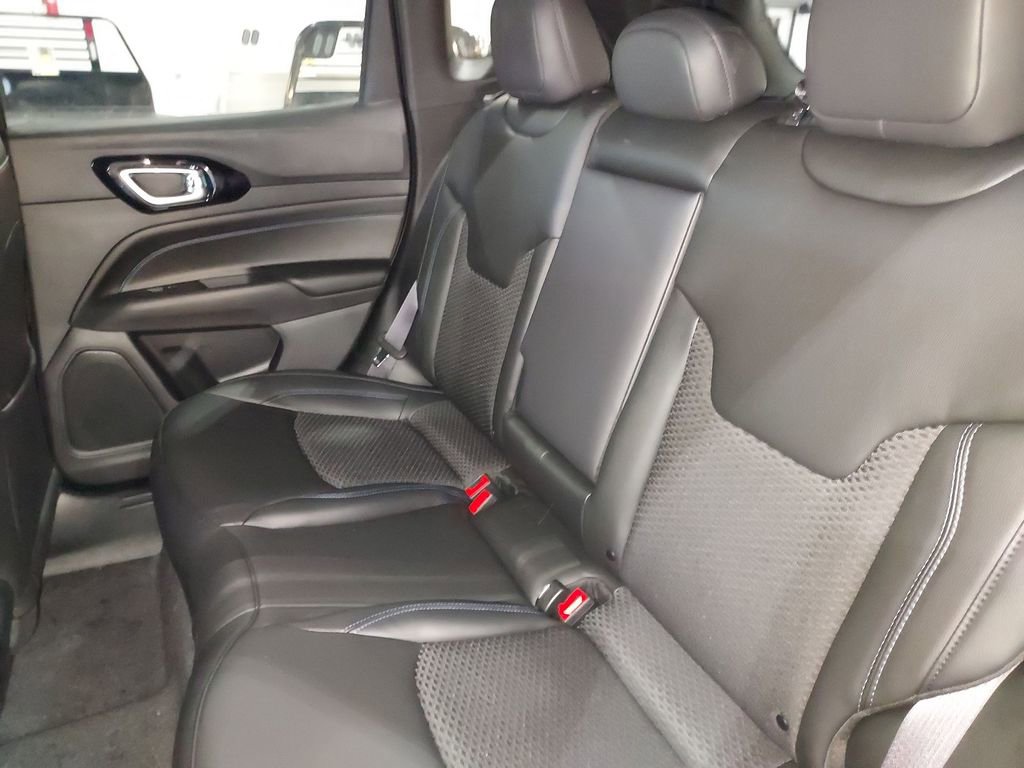 New 2026 Jeep Compass Latitude image 25