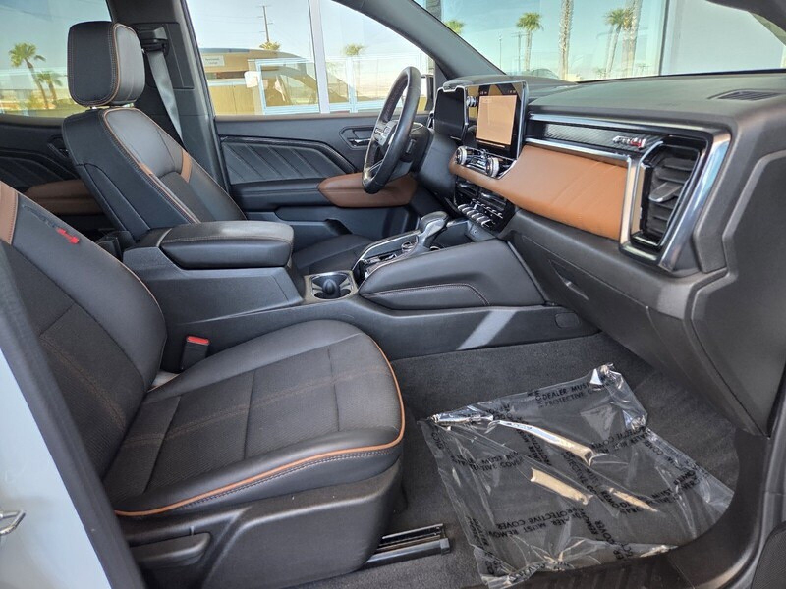 Used 2024 GMC Canyon AT4 w/ Canyon Safety Plus Package AWD/4WD image 19