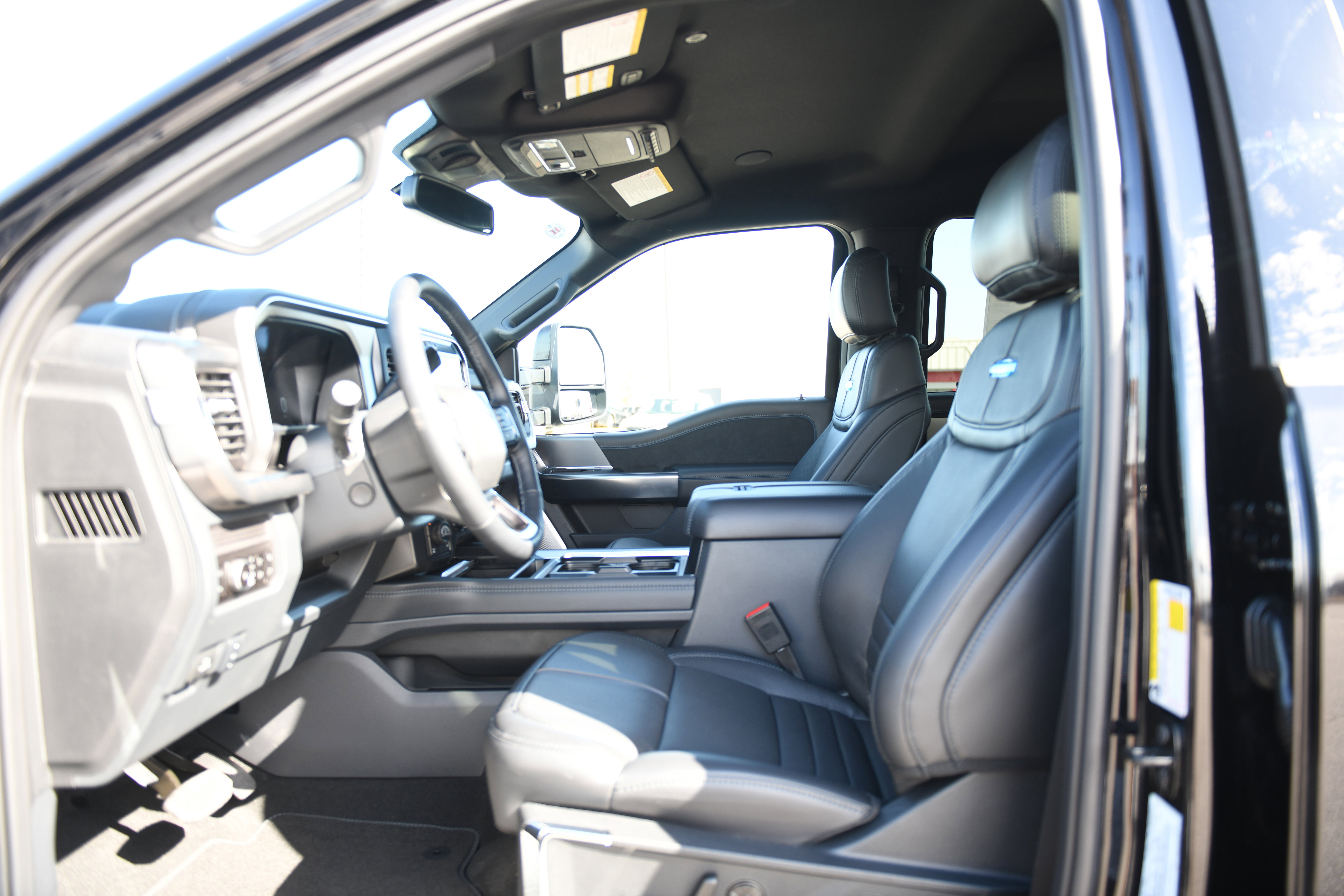 New 2026 Ford F250 Platinum w/ Tremor Off-Road Package image 22