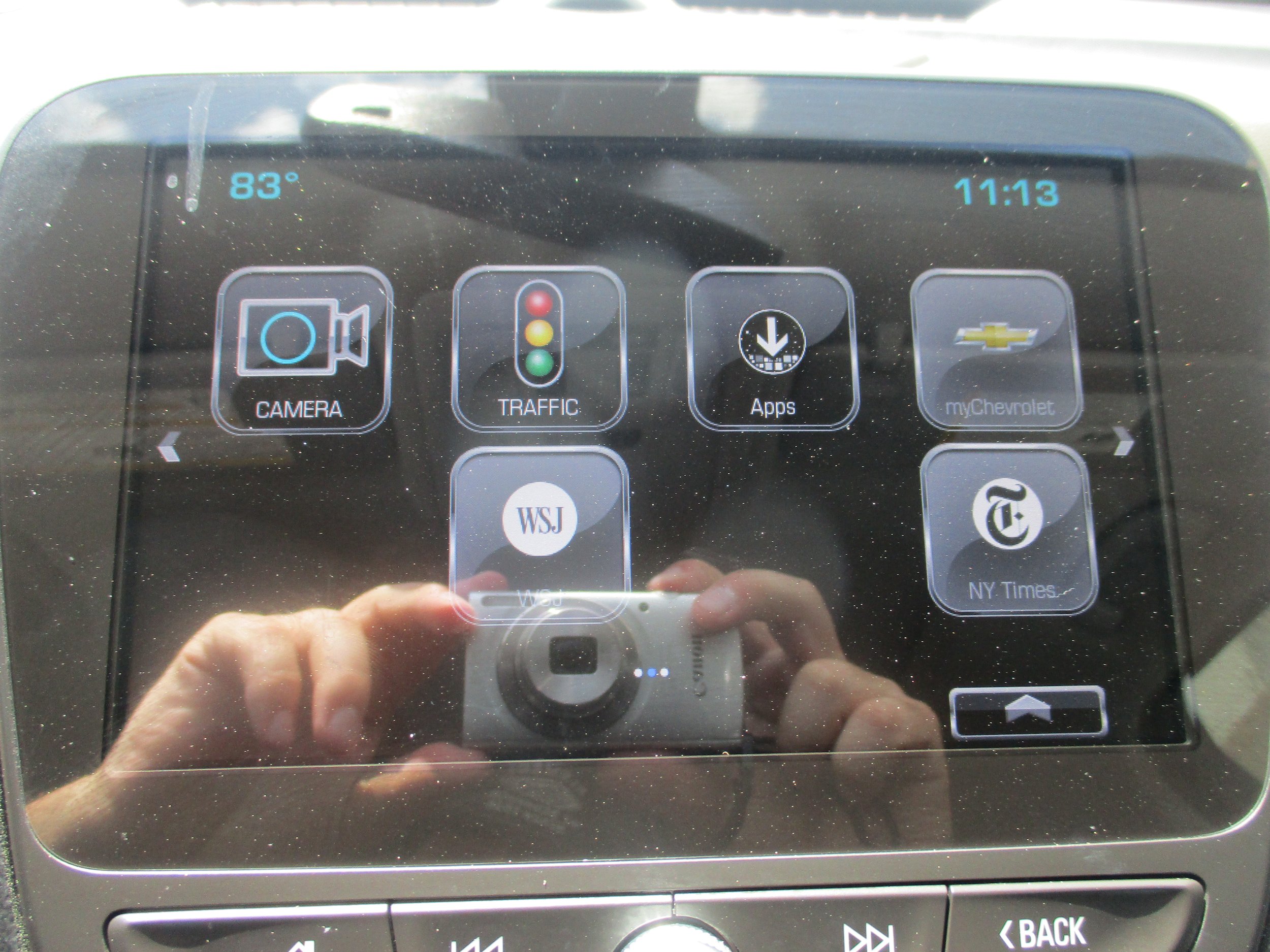 Used 2018 Chevrolet Equinox Premier FWD image 18