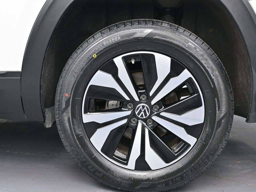 Used 2024 Volkswagen Atlas SE image 14