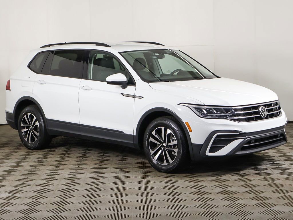 Used 2023 Volkswagen Tiguan S image 2