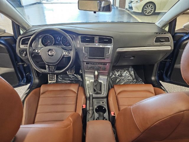 Used 2017 Volkswagen Golf Alltrack S image 9