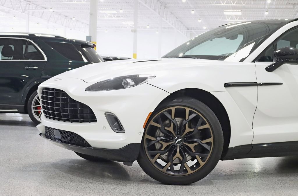 Used 2021 Aston Martin DBX AWD/4WD image 2