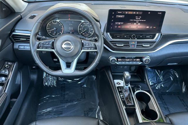 Used 2025 Nissan Altima 2.5 SR w/ SR Premium Package FWD image 11