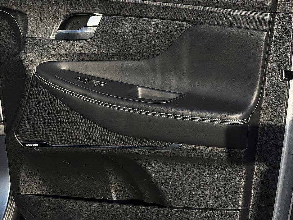 Certified 2023 Hyundai Santa Fe SEL w/ Premium Package image 21