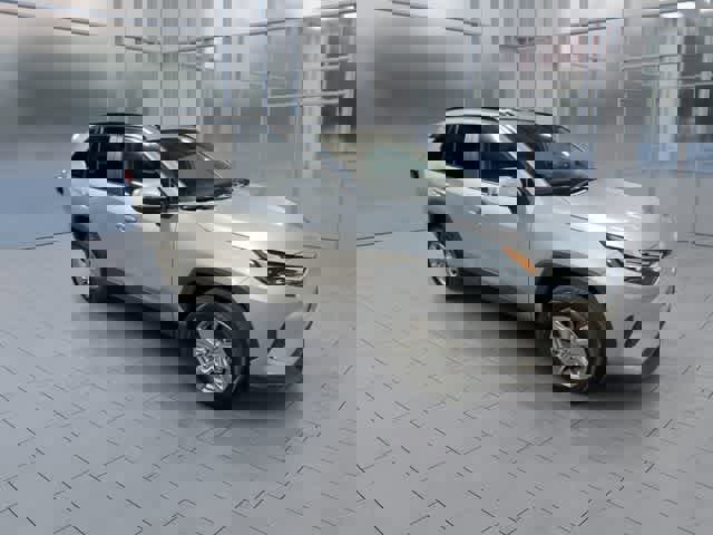 Used 2025 Toyota RAV4 XLE w/ Convenience Package image 4