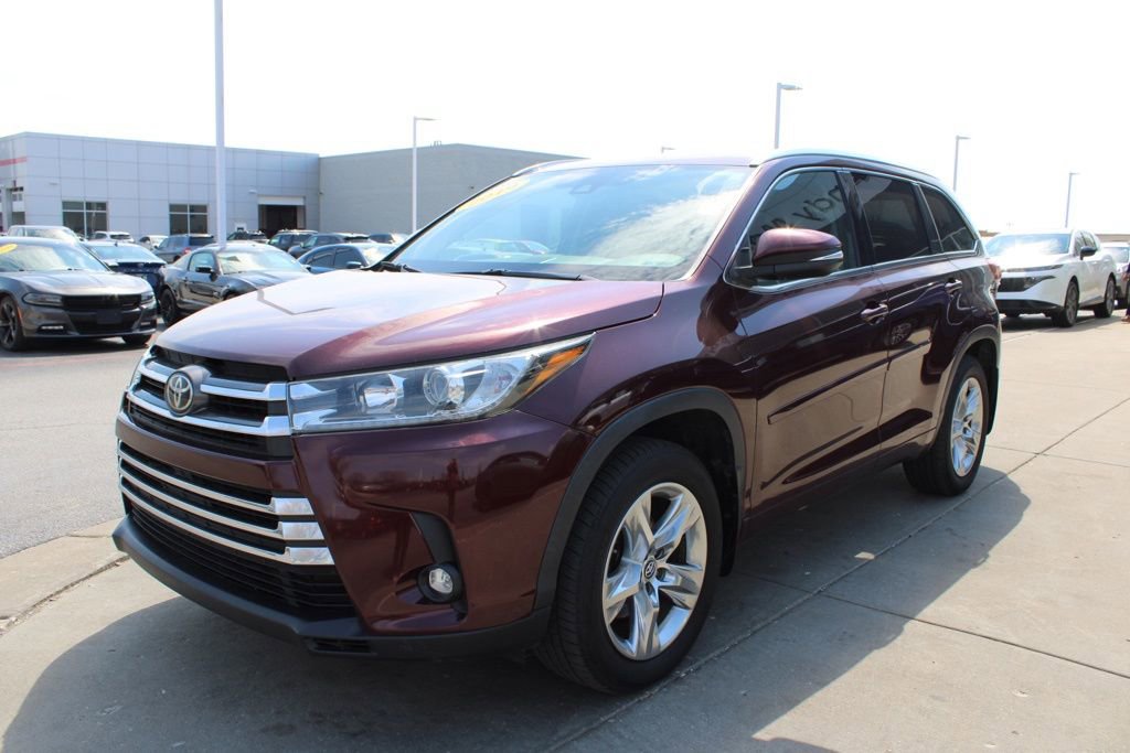 Used 2019 Toyota Highlander Limited image 3