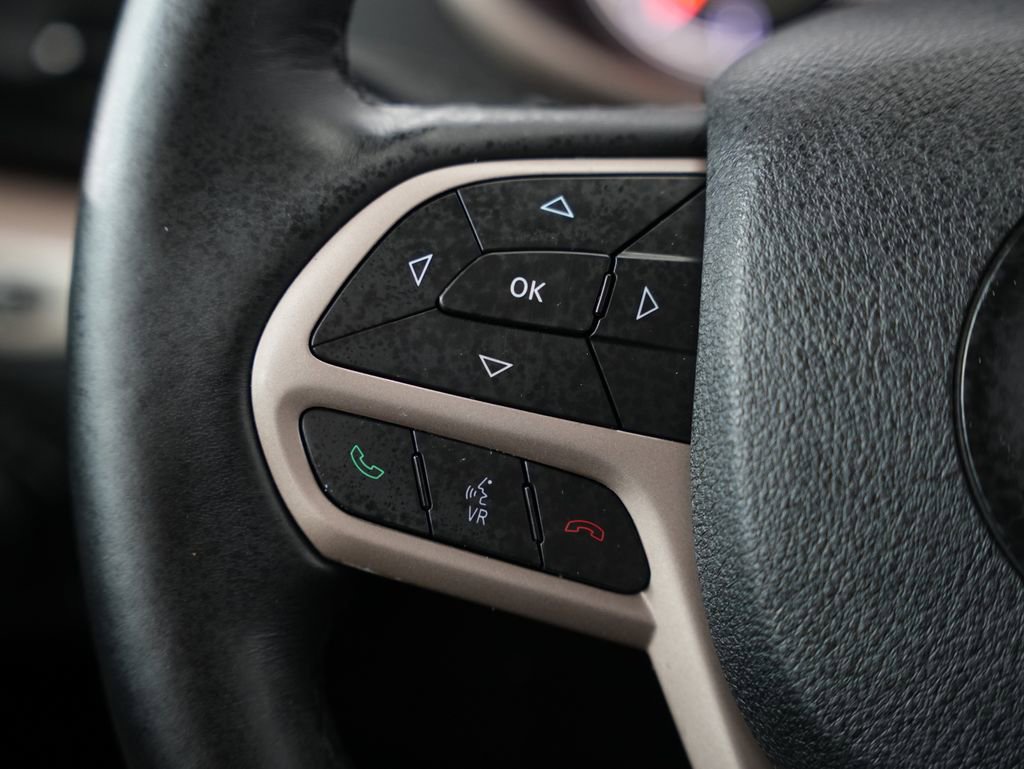 Used 2017 Jeep Cherokee Latitude w/ True North Edition image 12