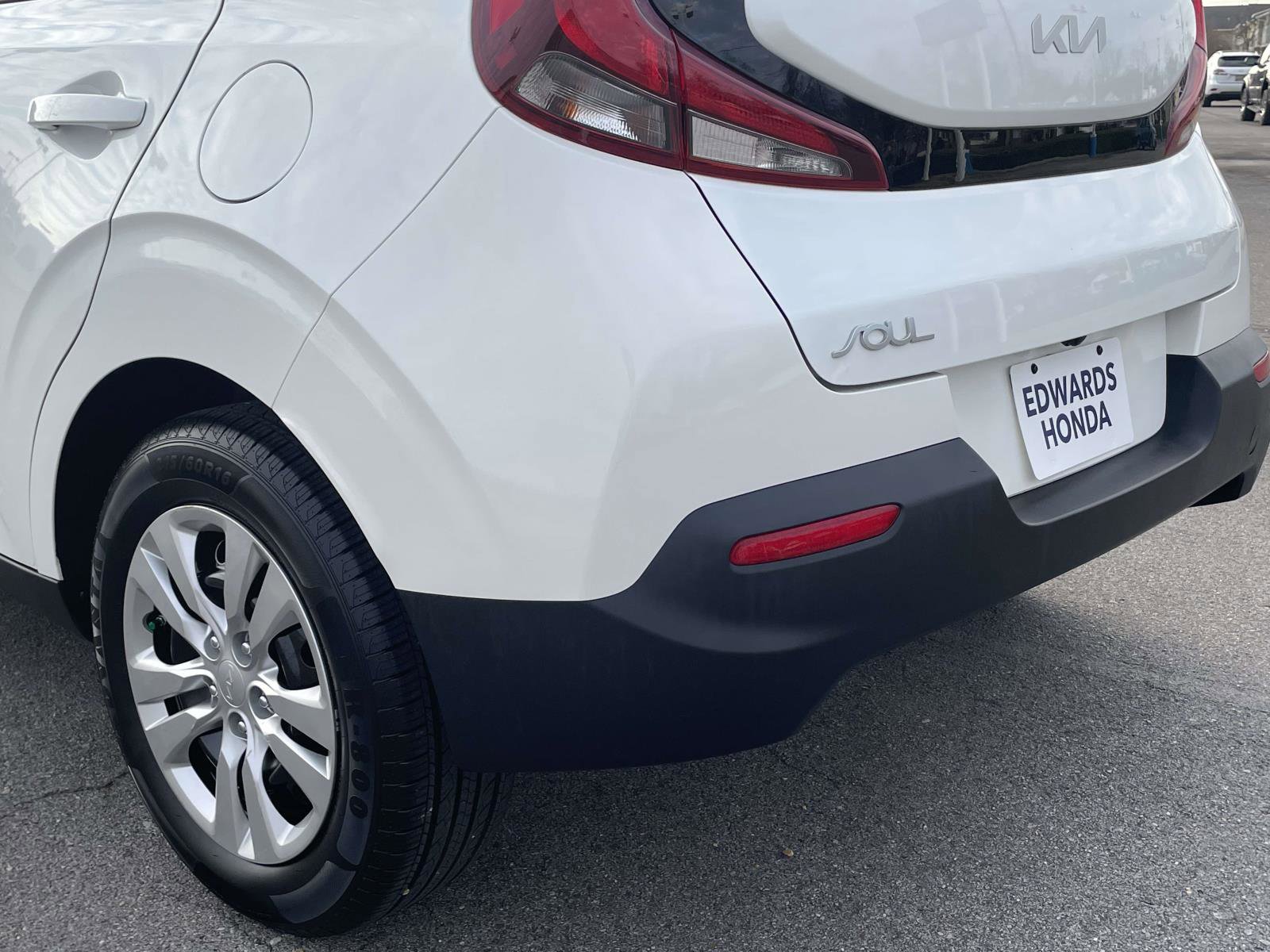 Used 2022 Kia Soul LX image 31