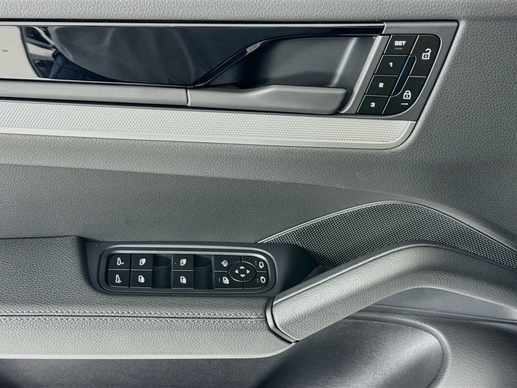 New 2026 Porsche Cayenne AWD/4WD image 11
