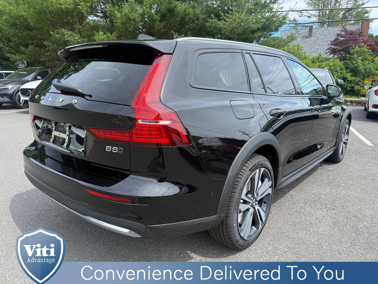 New 2026 Volvo V60 B5 Cross Country Plus w/ Climate Package AWD/4WD image 8