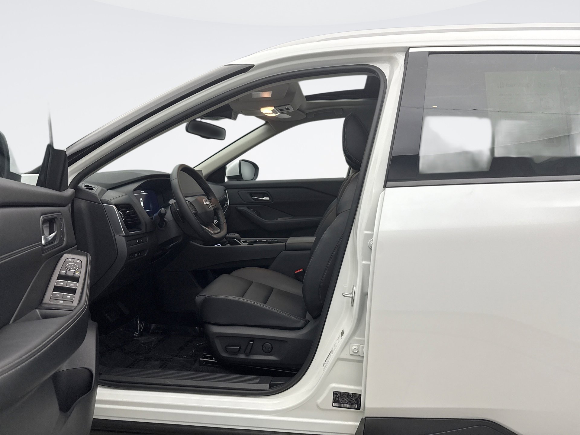 Used 2025 Nissan Rogue SL w/ Tech Package AWD/4WD image 11