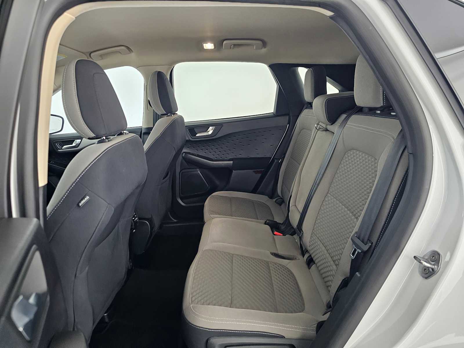 Used 2020 Ford Escape SE image 16