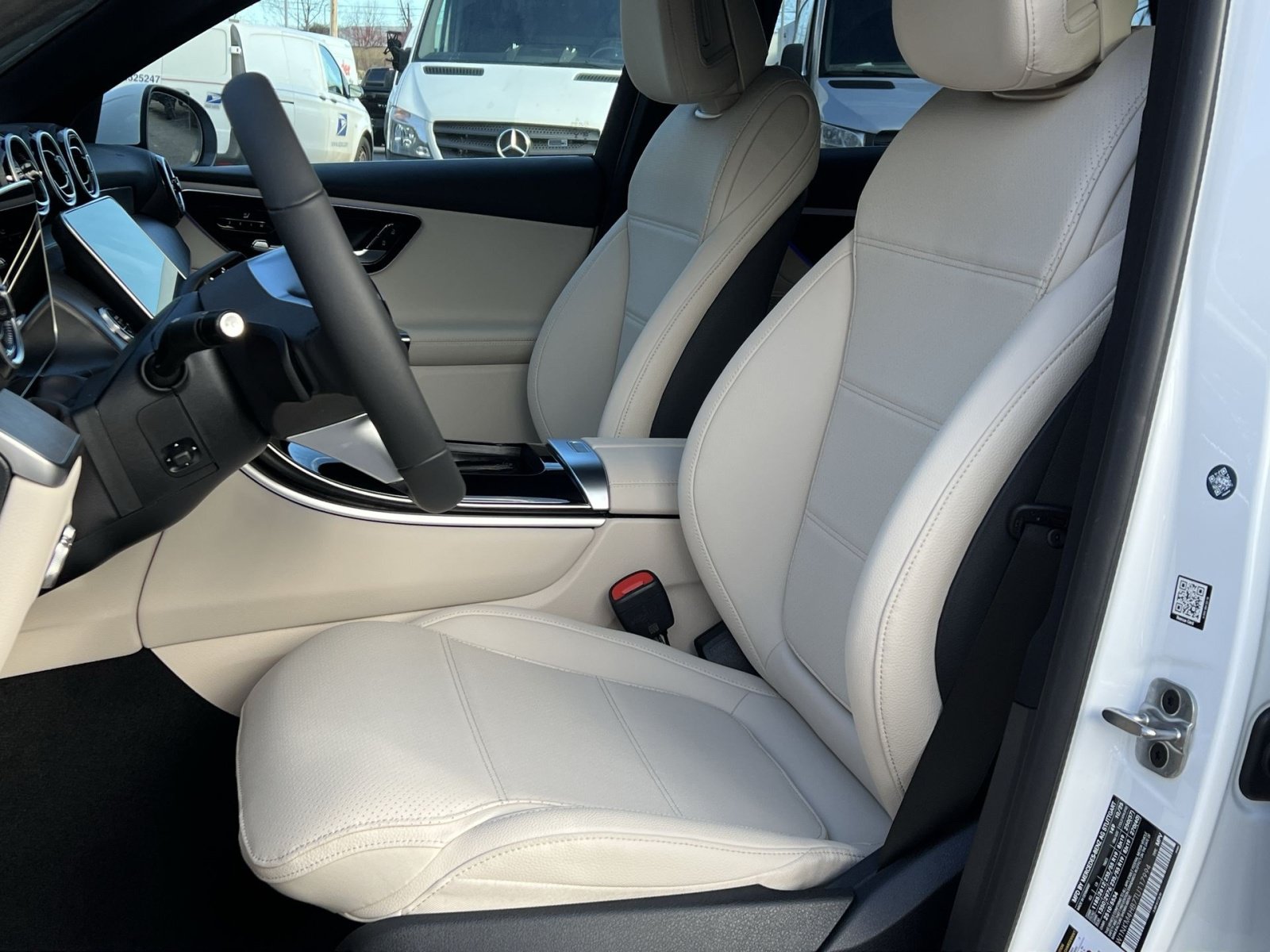 Used 2026 Mercedes-Benz GLC 300 4MATIC image 11