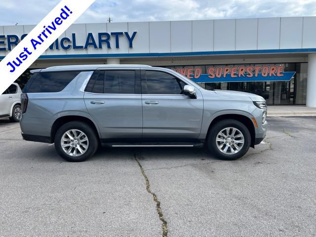 Used 2025 Chevrolet Tahoe Premier RWD image 2