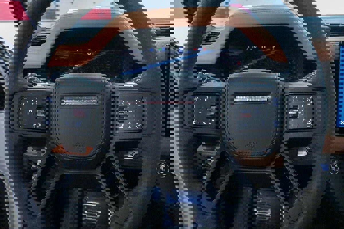 Used 2023 Land Rover Defender 110 V8 image 21