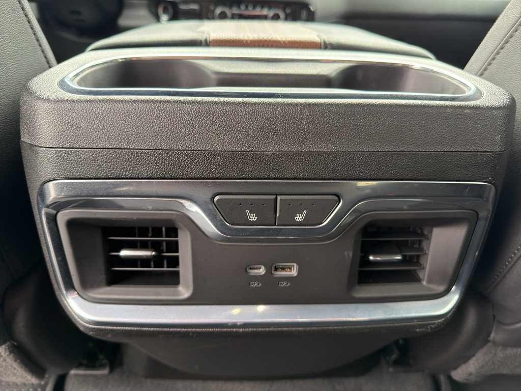 Used 2025 Chevrolet Silverado 1500 High Country AWD/4WD image 18