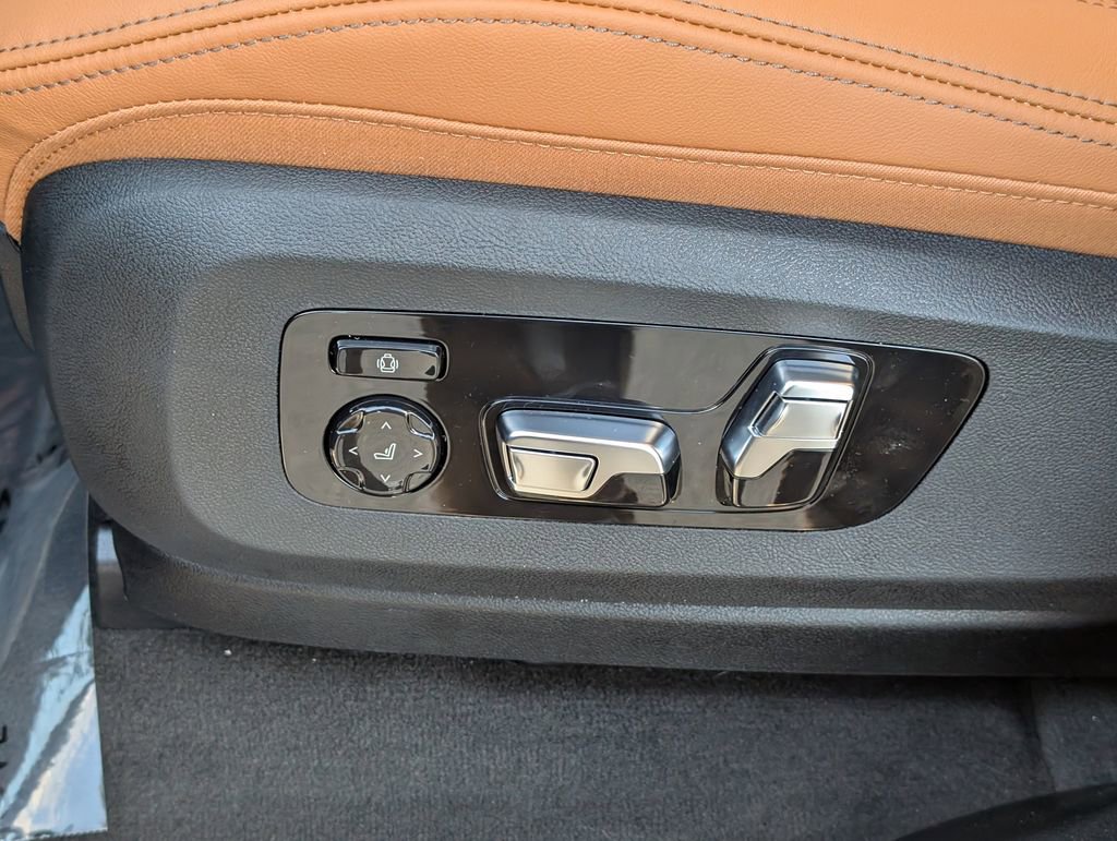 New 2026 BMW X5 xDrive50e w/ Climate Comfort Package image 16