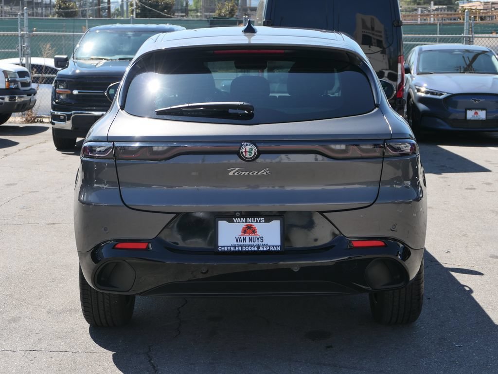 Used 2025 Alfa Romeo Tonale AWD/4WD image 5