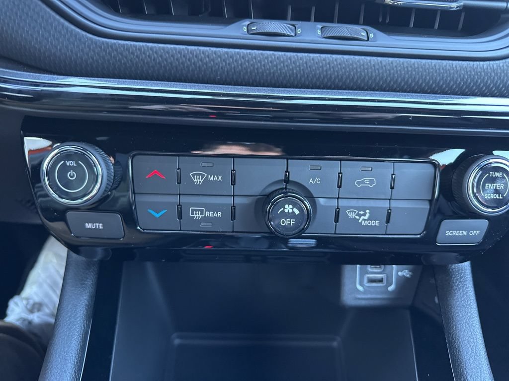 New 2026 Jeep Compass Latitude AWD/4WD image 67