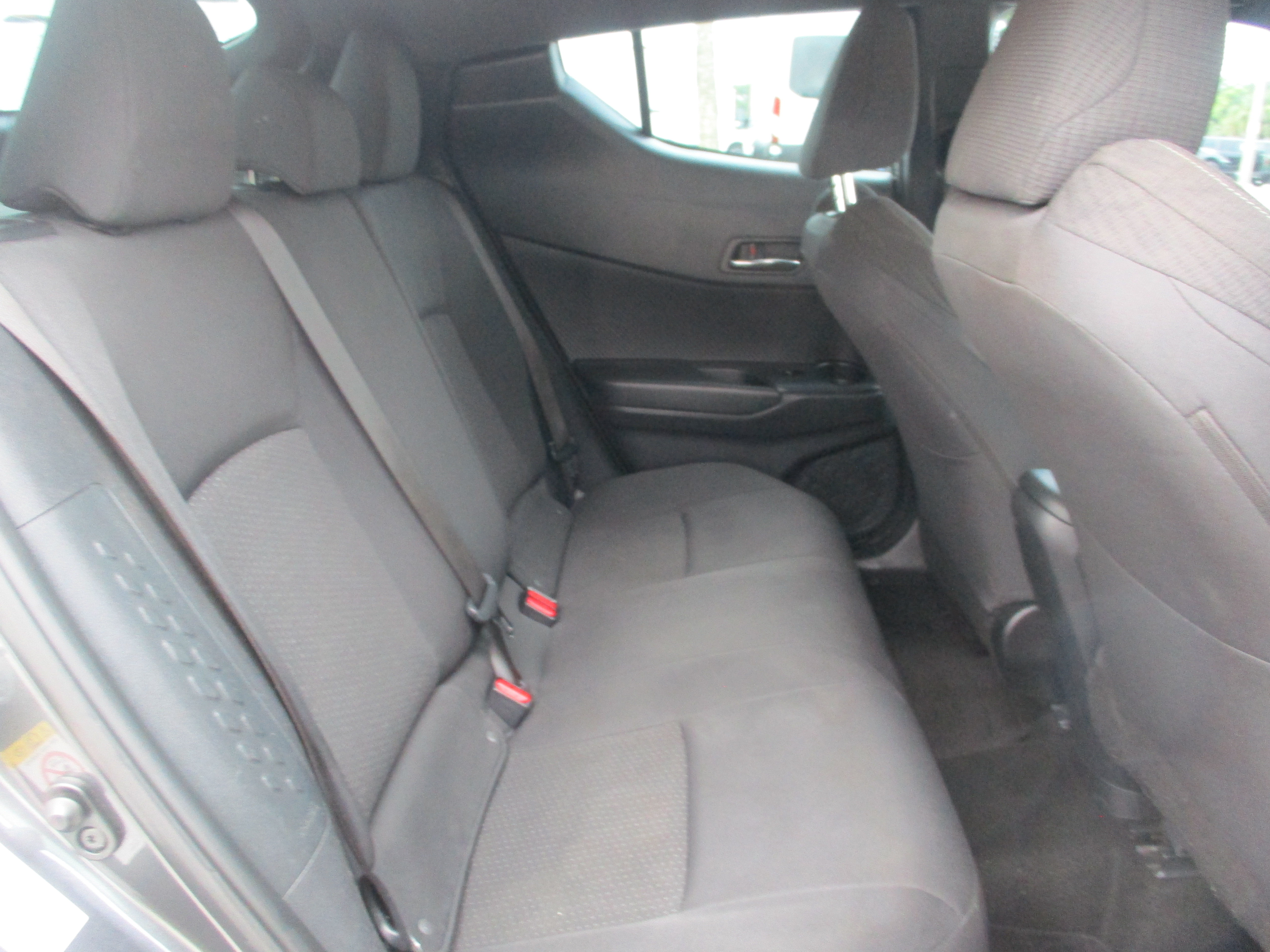 Used 2018 Toyota C-HR XLE FWD image 11