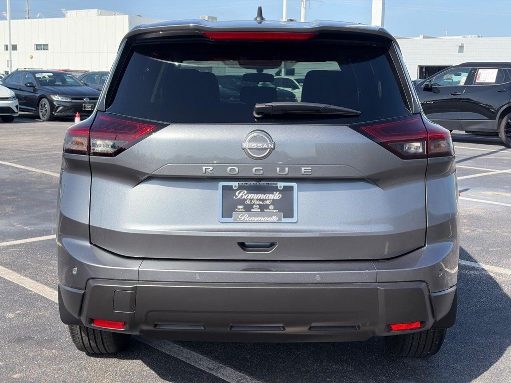 Used 2025 Nissan Rogue S FWD image 6