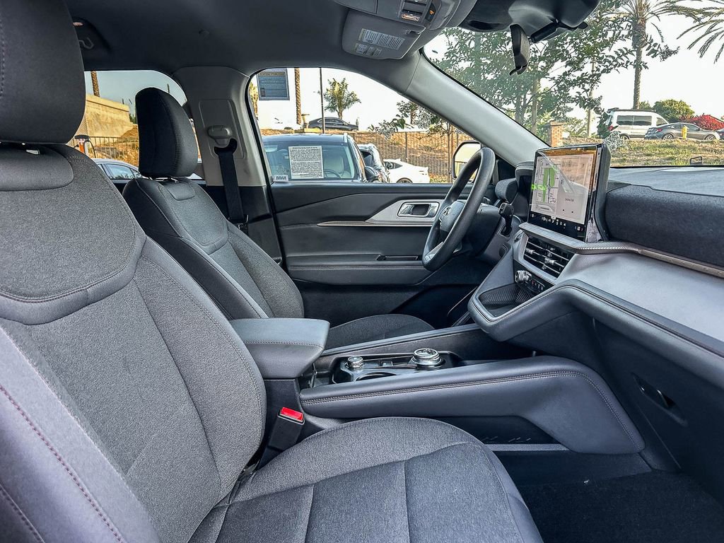 Used 2026 Ford Explorer Active RWD image 21