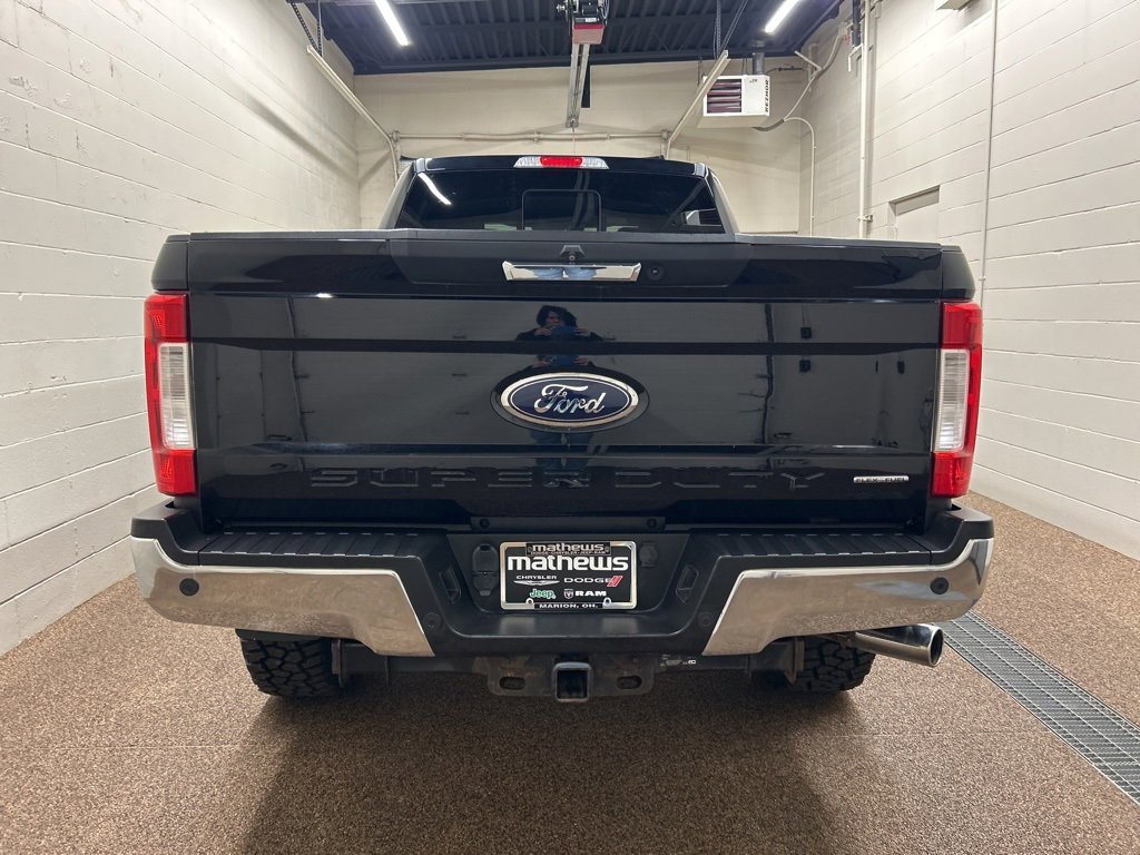 Used 2017 Ford F250 Lariat w/ Chrome Package image 3