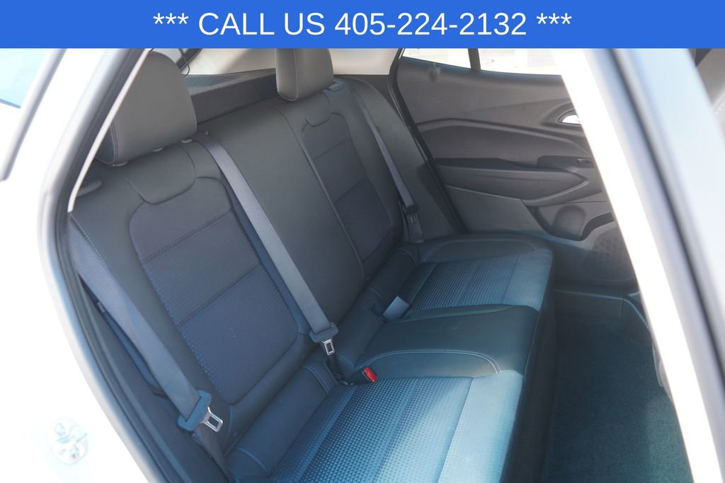 Used 2025 Chevrolet Trax LT w/ LT Convenience Package image 27