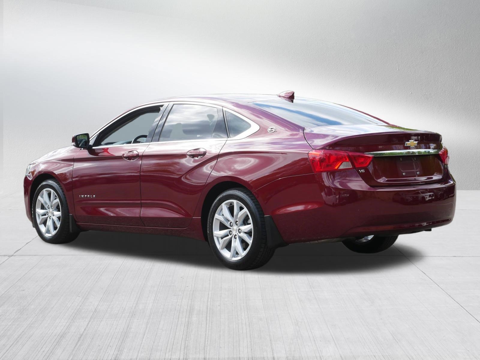 Used 2017 Chevrolet Impala LT w/ Convenience Package FWD image 5