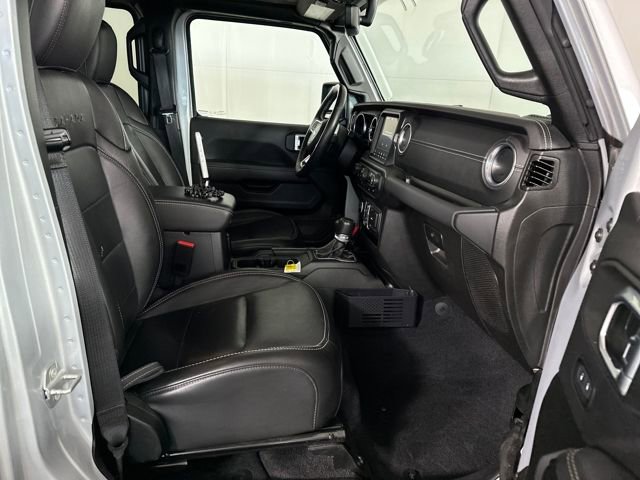 Used 2023 Jeep Wrangler Unlimited Sahara w/ Cold Weather Group image 28