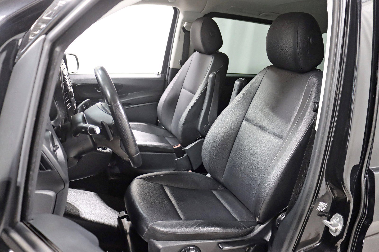 Used 2020 Mercedes-Benz Metris Passenger w/ Premium Safety Package image 22