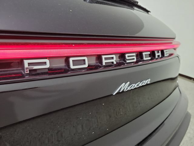Used 2025 Porsche Macan AWD/4WD image 5
