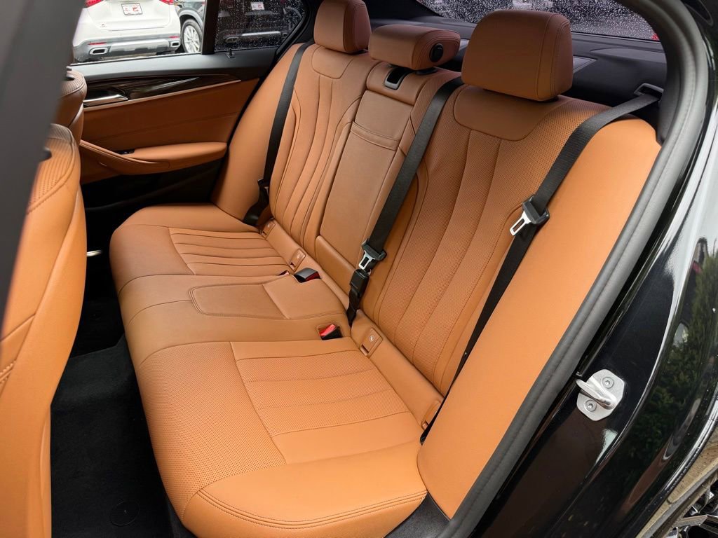 Used 2022 BMW 530i w/ M Sport Package RWD image 32