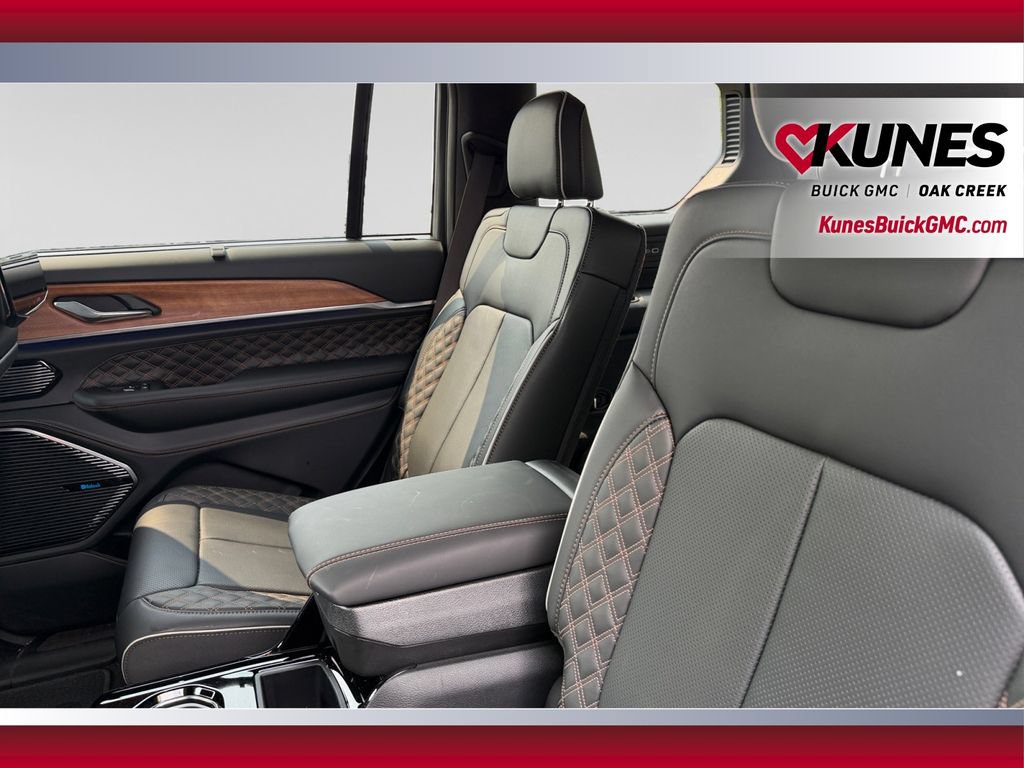 Used 2026 Jeep Grand Cherokee L Summit w/ Obsidian Package AWD/4WD image 34