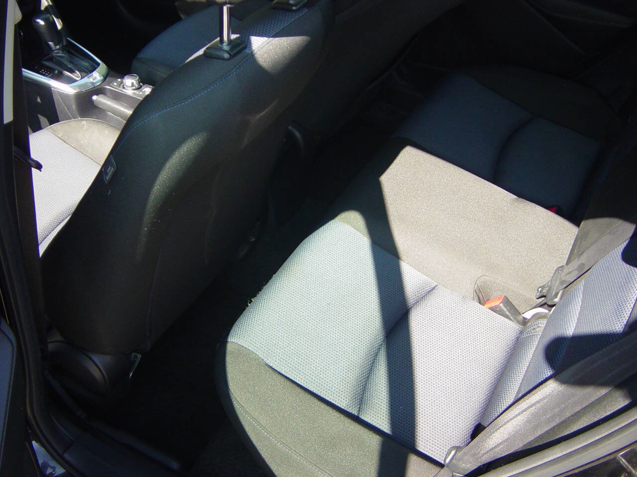 Used 2019 Toyota Yaris LE image 10